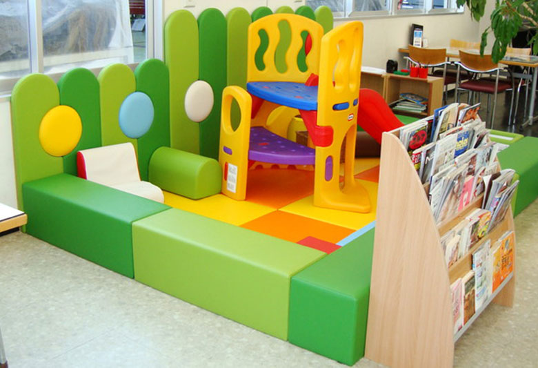 カーディーラーのキッズコーナー設置イメージ